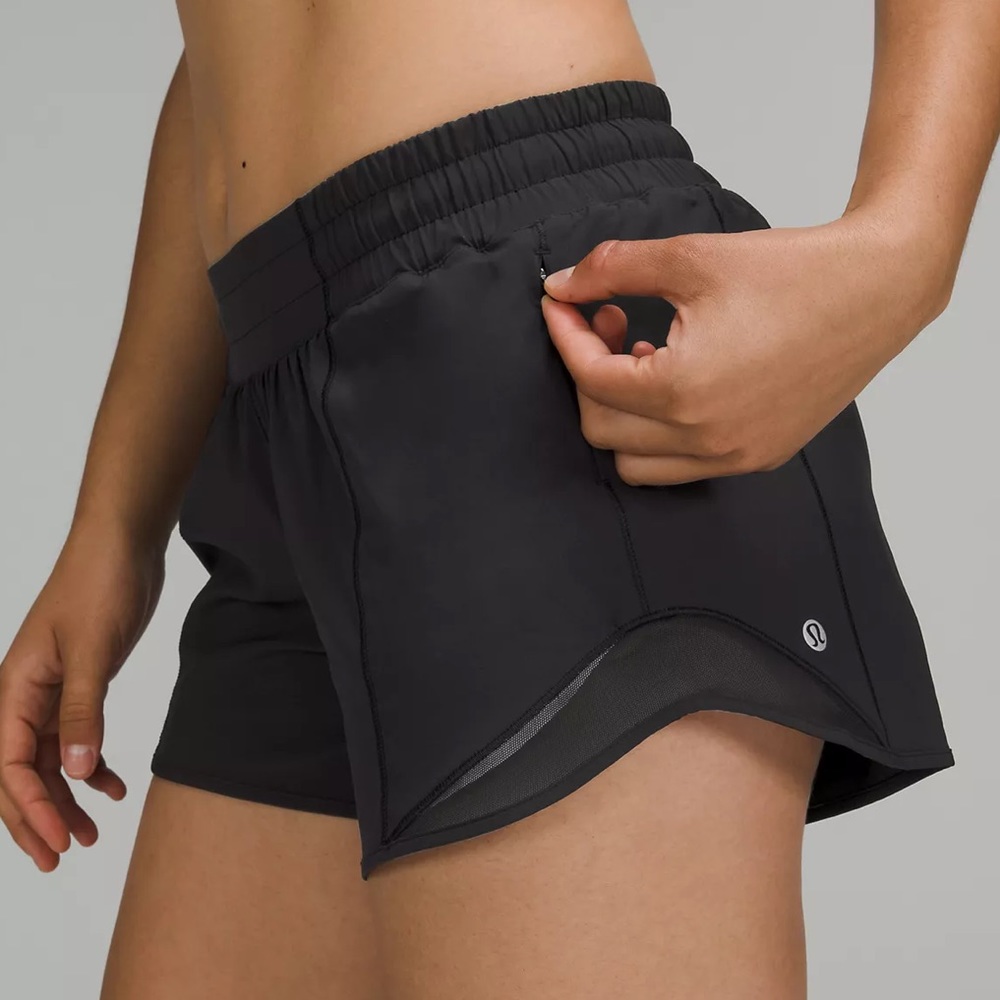 Hotty hot low rise lined short 2.5” size 8